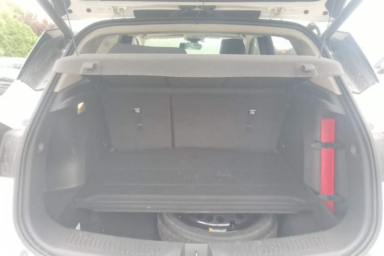 Used Buick Encore GX 2020 20T CVT Two-Wheel Drive Luxury Version Trunk