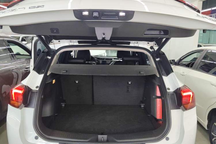 Used Buick Encore GX 2020 20T CVT Two-Wheel Drive Luxury Version Trunk