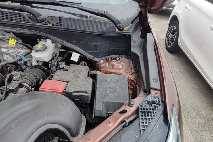 Used Buick Encore GX 2020 20T CVT Two-Wheel Drive Flagship Version Engine Bay Left