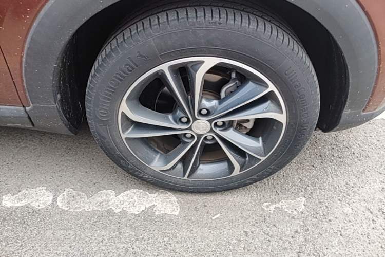 Used Buick Encore GX 2020 20T CVT Two-Wheel Drive Flagship Version Right Front Wheel Hub