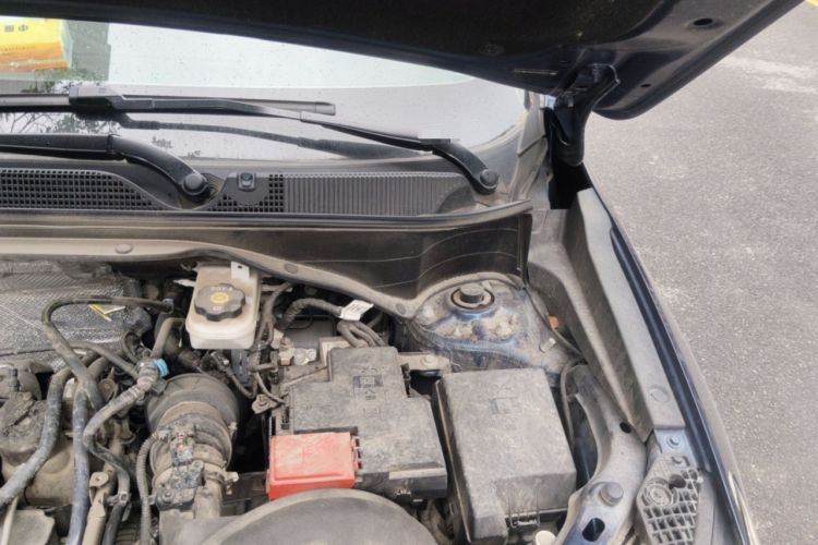 Used Buick Encore GX 2022 332T CVT Two-Wheel Drive Luxury Version Engine Bay Left