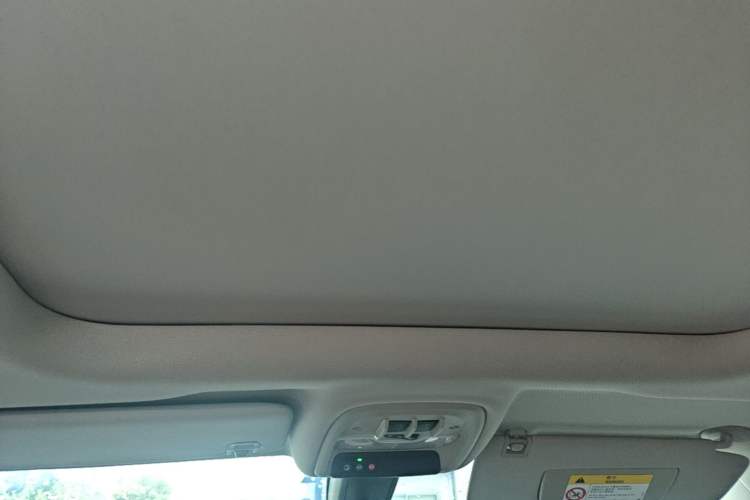 Used Buick Encore GX 2022 332T CVT Two-Wheel Drive Luxury Version Headliner