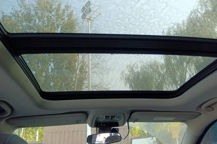 Used Buick Encore GX 2022 332T CVT Two-Wheel Drive Luxury Version Headliner