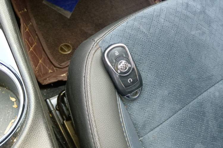 Used Buick Encore GX 2022 332T CVT Two-Wheel Drive Luxury Version Interior 1