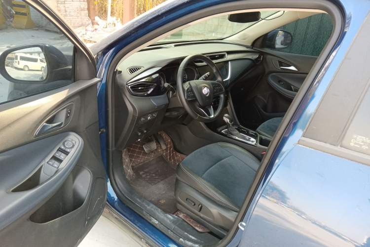 Used Buick Encore GX 2022 332T CVT Two-Wheel Drive Luxury Version Interior 3