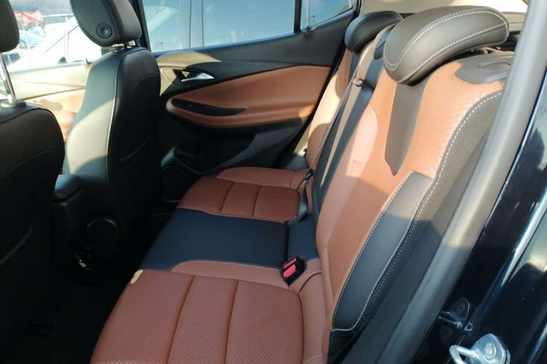 Used Buick Encore GX 2022 332T CVT Two-Wheel Drive Luxury Version Left Rear Seat