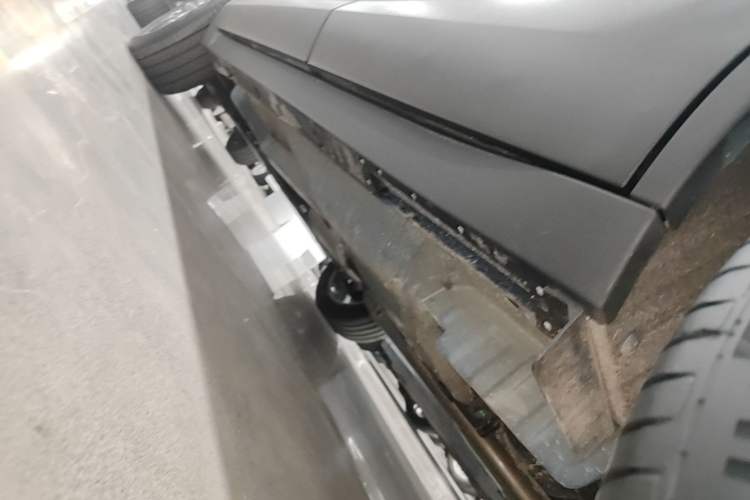 Used Buick Encore GX 2022 332T CVT Two-Wheel Drive Luxury Version Left Side Sill