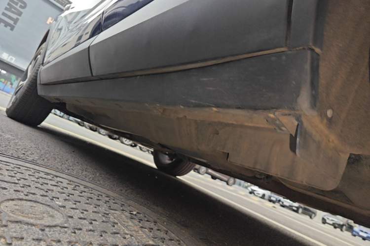 Used Buick Encore GX 2022 332T CVT Two-Wheel Drive Luxury Version Left Side Sill