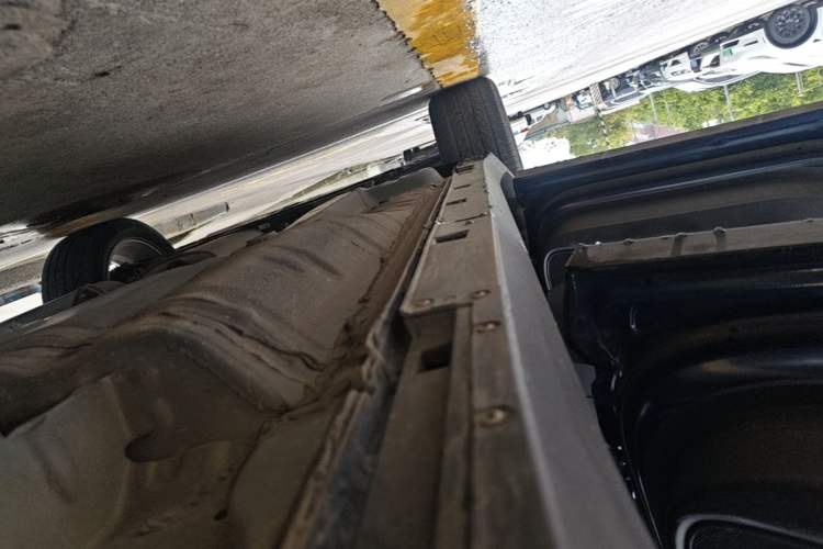 Used Buick Encore GX 2022 332T CVT Two-Wheel Drive Luxury Version Left Side Sill
