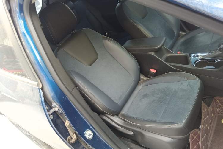 Used Buick Encore GX 2022 332T CVT Two-Wheel Drive Luxury Version Right Front Seat