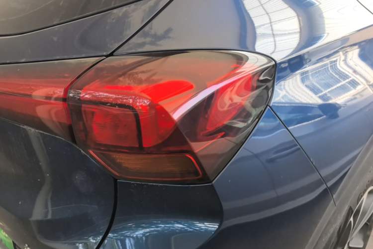 Used Buick Encore GX 2022 332T CVT Two-Wheel Drive Luxury Version Right Rear Taillight