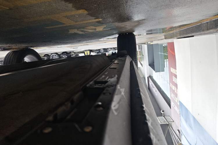 Used Buick Encore GX 2022 332T CVT Two-Wheel Drive Luxury Version Right Side Sill