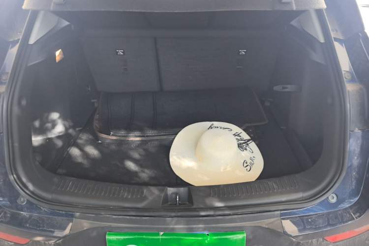 Used Buick Encore GX 2022 332T CVT Two-Wheel Drive Luxury Version Trunk
