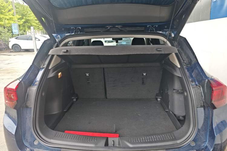 Used Buick Encore GX 2022 332T CVT Two-Wheel Drive Luxury Version Trunk
