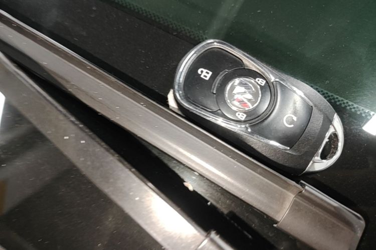 Used Buick Encore GX 2022 332T CVT Two-Wheel Drive Luxury Version Vehicle Key