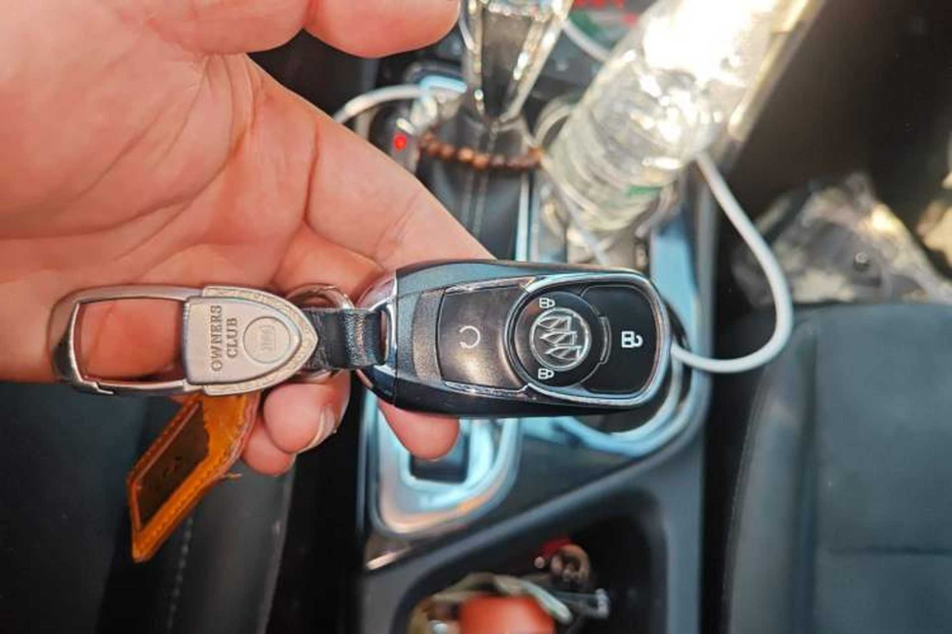 Used Buick Encore GX 2022 332T CVT Two-Wheel Drive Luxury Version Vehicle Key