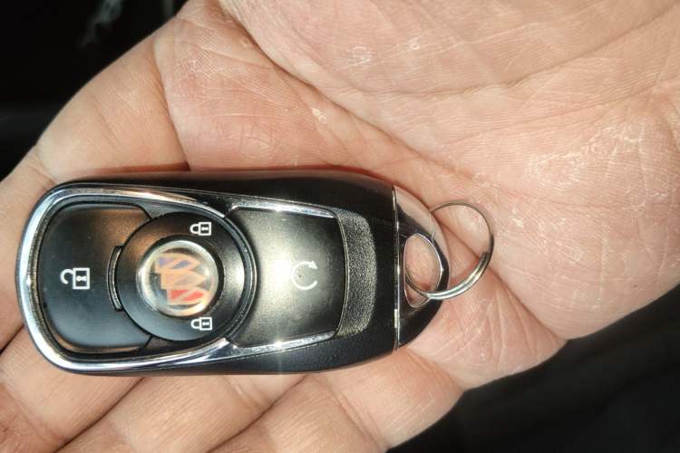Used Buick Encore GX 2022 332T CVT Two-Wheel Drive Luxury Version Vehicle Key