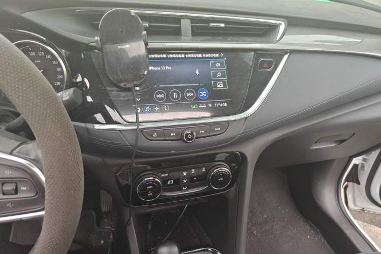 Used Buick Encore GX 2022 332T CVT Two-Wheel Drive Luxury Version Audio And AC Panel