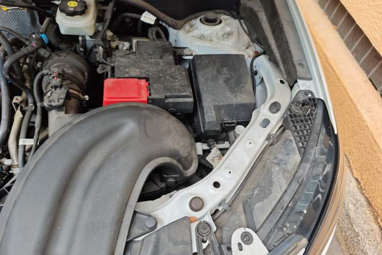 Used Buick Encore GX 2022 332T CVT Two-Wheel Drive Luxury Version Engine Bay Left