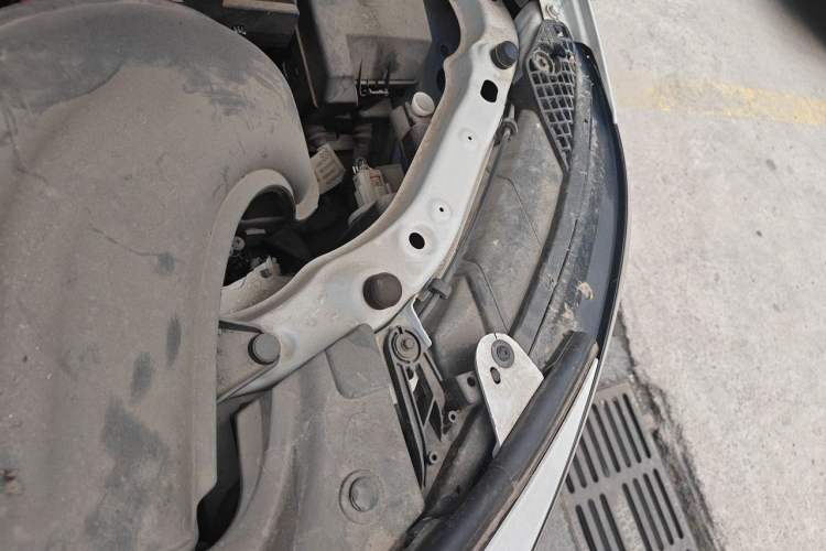 Used Buick Encore GX 2022 332T CVT Two-Wheel Drive Luxury Version Engine Bay Left