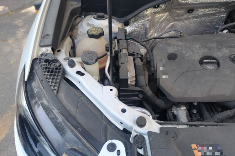 Used Buick Encore GX 2022 332T CVT Two-Wheel Drive Luxury Version Engine Bay Right