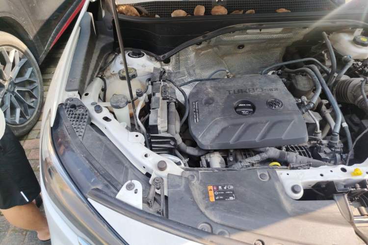 Used Buick Encore GX 2022 332T CVT Two-Wheel Drive Luxury Version Engine Bay Right