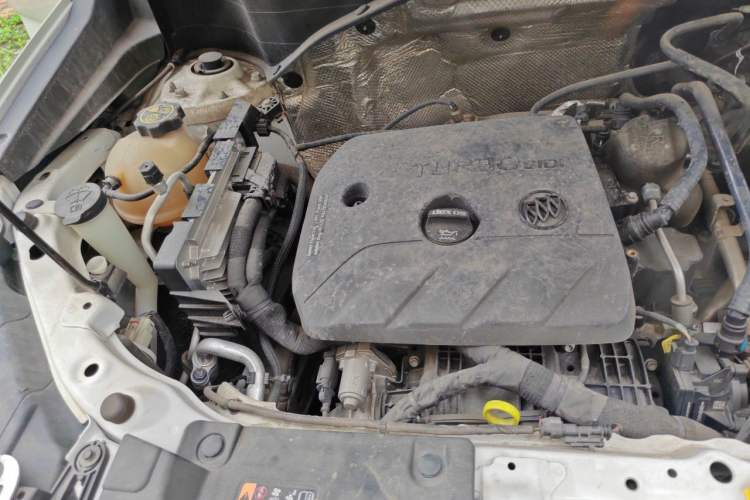 Used Buick Encore GX 2022 332T CVT Two-Wheel Drive Luxury Version Engine Bay Right