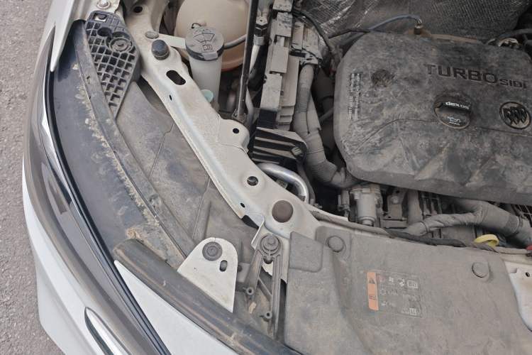 Used Buick Encore GX 2022 332T CVT Two-Wheel Drive Luxury Version Engine Bay Right