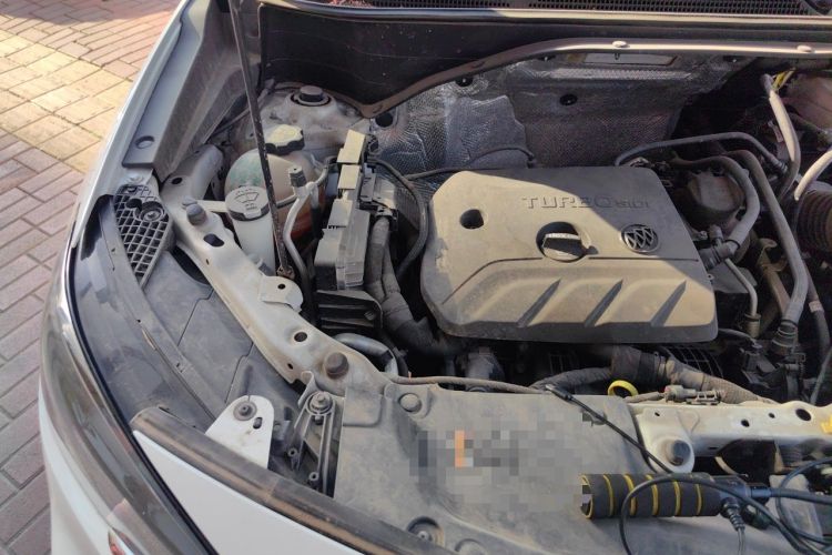 Used Buick Encore GX 2022 332T CVT Two-Wheel Drive Luxury Version Engine Bay Right