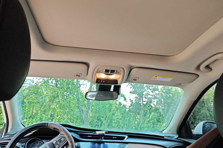 Used Buick Encore GX 2022 332T CVT Two-Wheel Drive Luxury Version Headliner