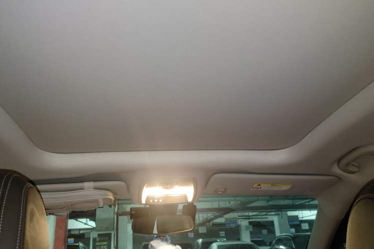 Used Buick Encore GX 2022 332T CVT Two-Wheel Drive Luxury Version Headliner