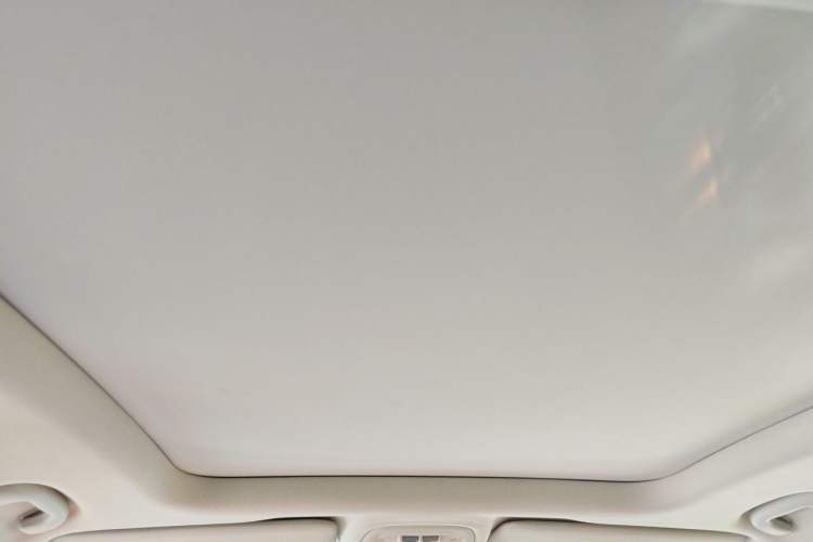 Used Buick Encore GX 2022 332T CVT Two-Wheel Drive Luxury Version Headliner