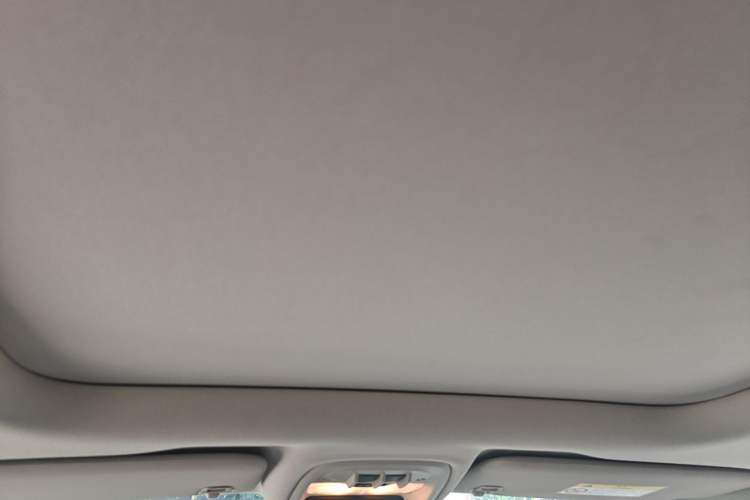Used Buick Encore GX 2022 332T CVT Two-Wheel Drive Luxury Version Headliner