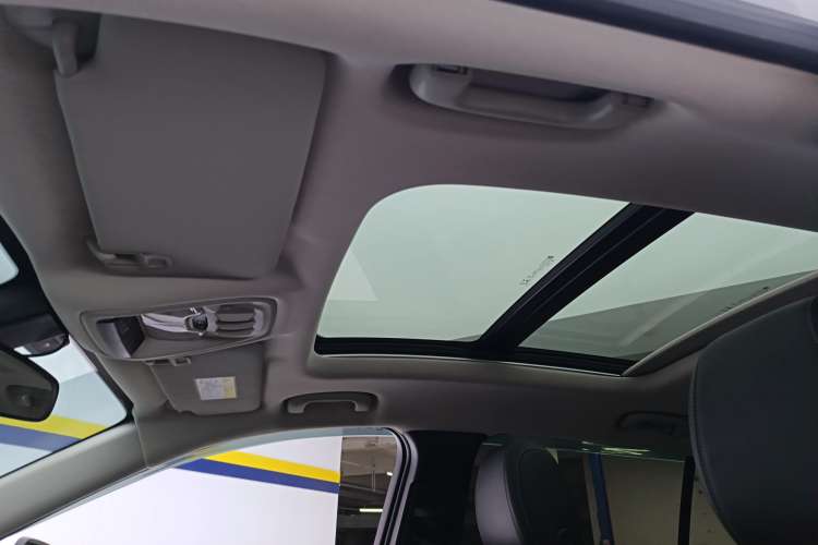 Used Buick Encore GX 2022 332T CVT Two-Wheel Drive Luxury Version Headliner