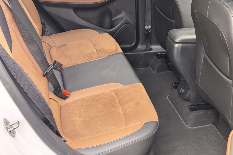 Used Buick Encore GX 2022 332T CVT Two-Wheel Drive Luxury Version Interior 2