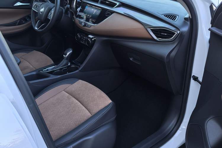 Used Buick Encore GX 2022 332T CVT Two-Wheel Drive Luxury Version Interior 3