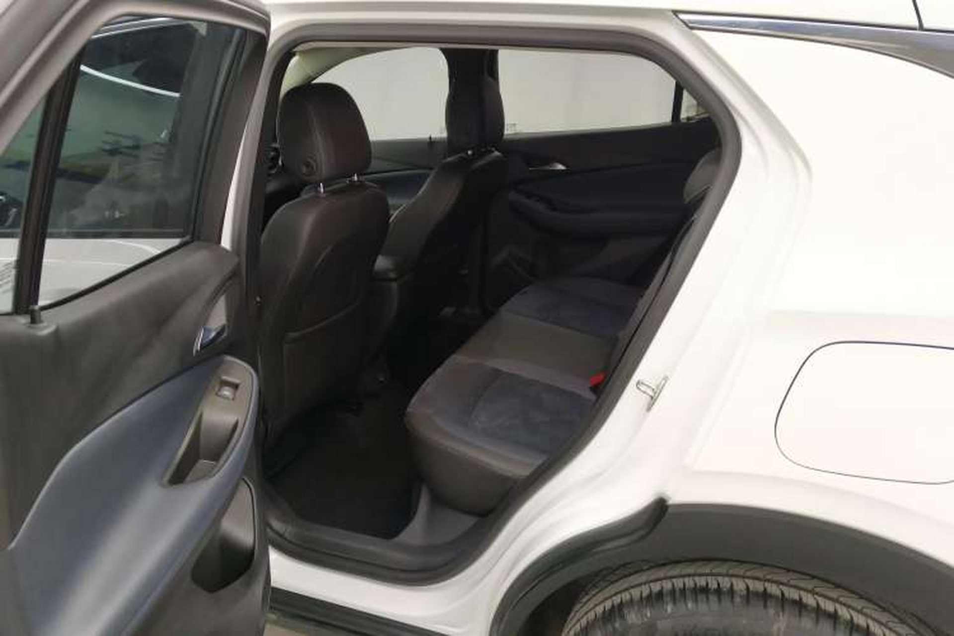 Used Buick Encore GX 2022 332T CVT Two-Wheel Drive Luxury Version Left Rear Seat