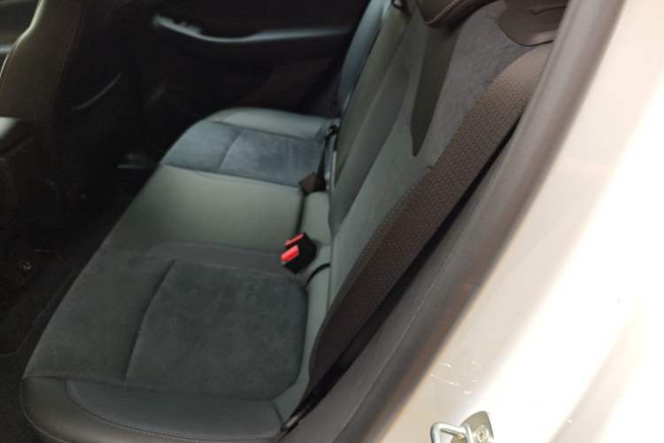 Used Buick Encore GX 2022 332T CVT Two-Wheel Drive Luxury Version Left Rear Seat