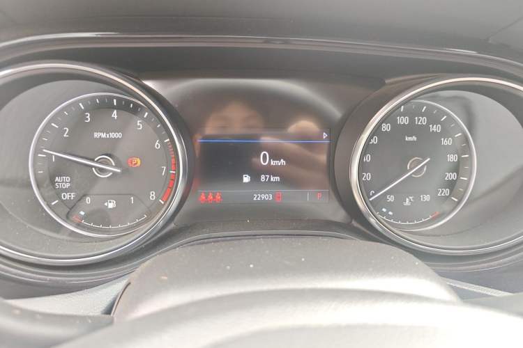 Used Buick Encore GX 2022 332T CVT Two-Wheel Drive Luxury Version Odometer Close Up