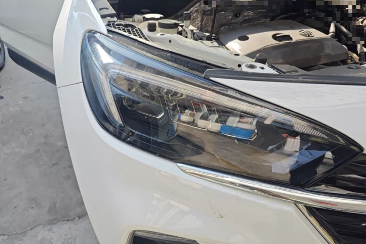 Used Buick Encore GX 2022 332T CVT Two-Wheel Drive Luxury Version Right Front Headlight