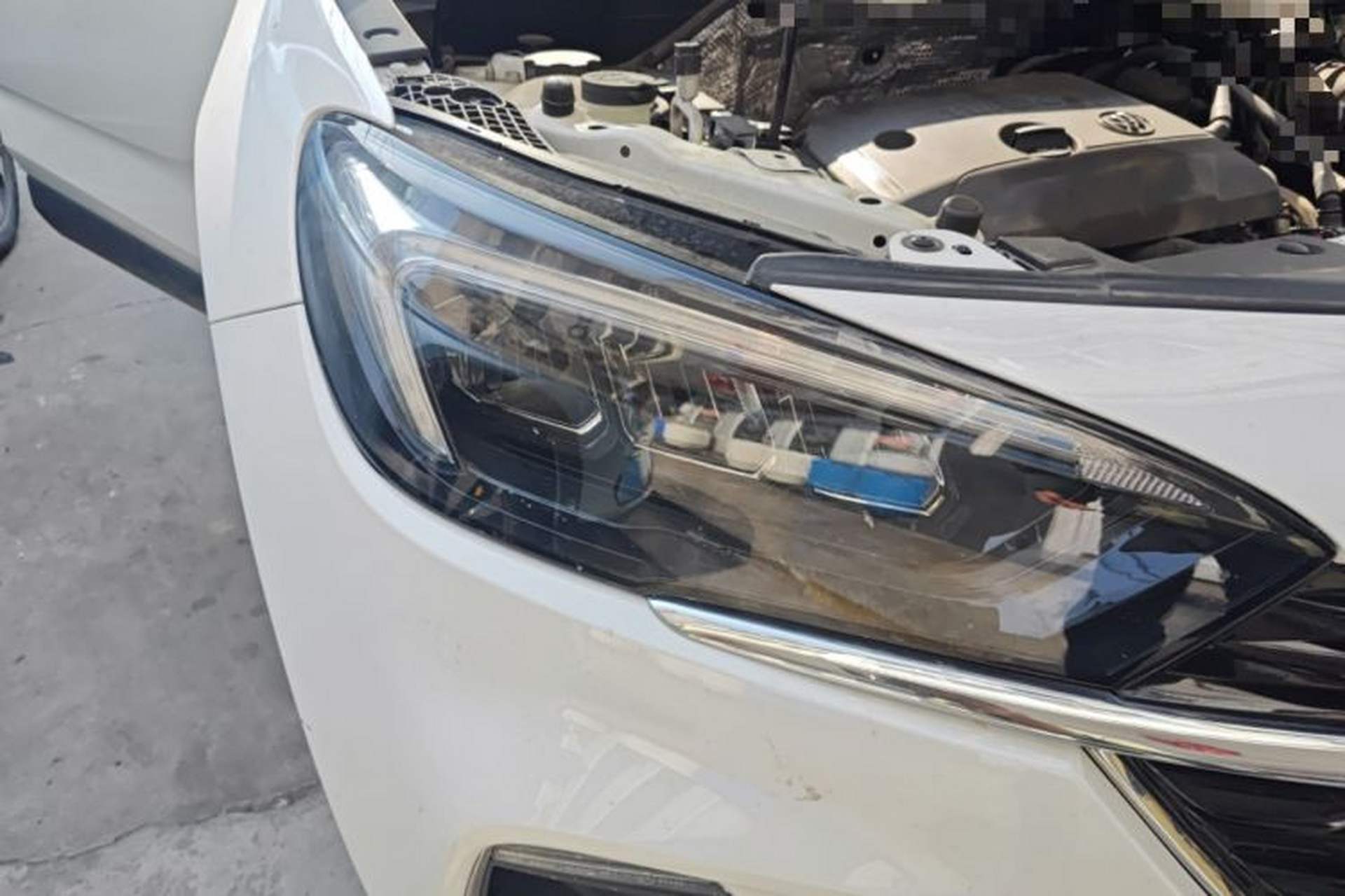 Used Buick Encore GX 2022 332T CVT Two-Wheel Drive Luxury Version Right Front Headlight