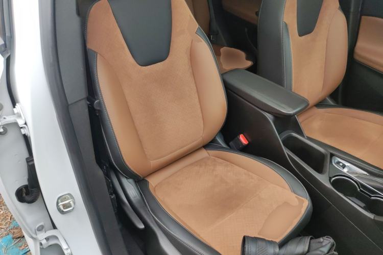 Used Buick Encore GX 2022 332T CVT Two-Wheel Drive Luxury Version Right Front Seat