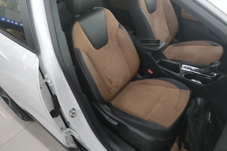 Used Buick Encore GX 2022 332T CVT Two-Wheel Drive Luxury Version Right Front Seat