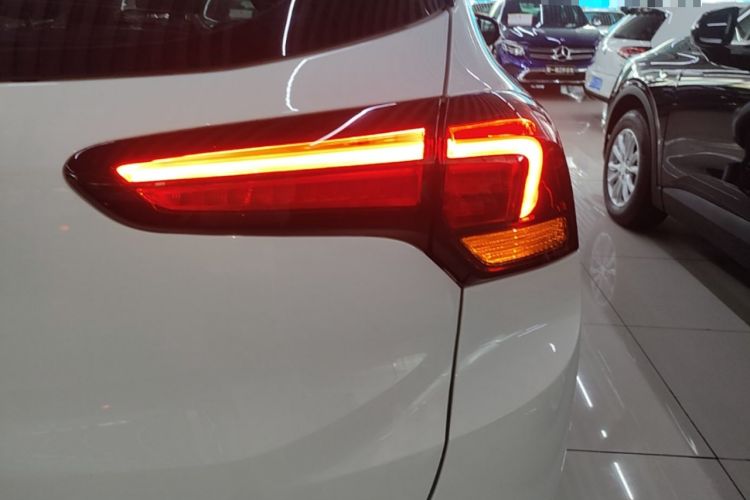 Used Buick Encore GX 2022 332T CVT Two-Wheel Drive Luxury Version Right Rear Taillight