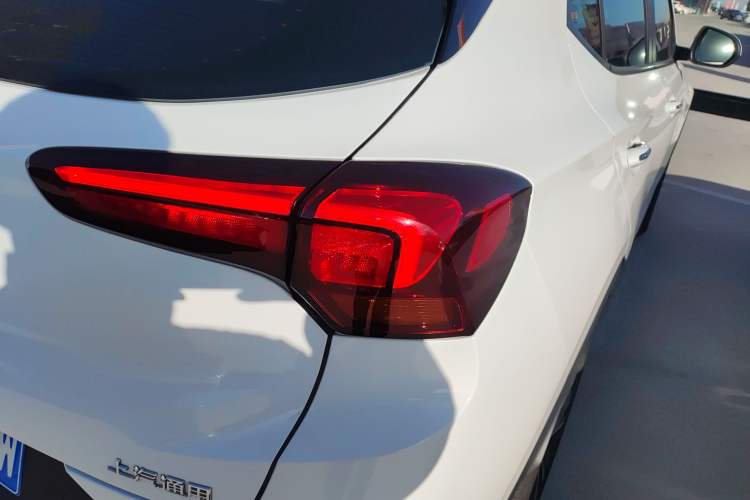 Used Buick Encore GX 2022 332T CVT Two-Wheel Drive Luxury Version Right Rear Taillight