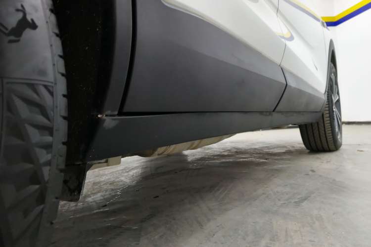 Used Buick Encore GX 2022 332T CVT Two-Wheel Drive Luxury Version Right Side Sill
