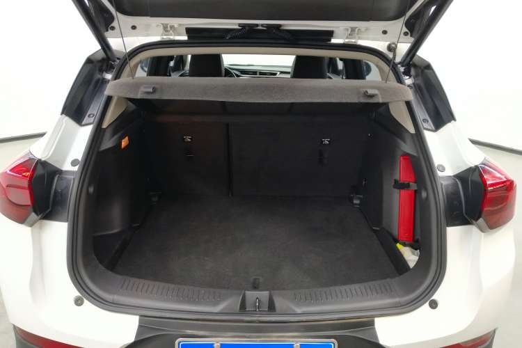 Used Buick Encore GX 2022 332T CVT Two-Wheel Drive Luxury Version Trunk