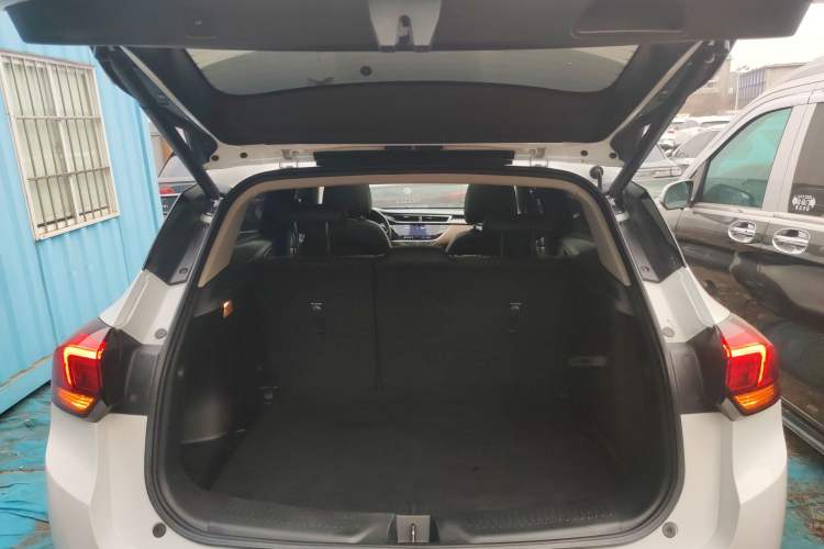 Used Buick Encore GX 2022 332T CVT Two-Wheel Drive Luxury Version Trunk