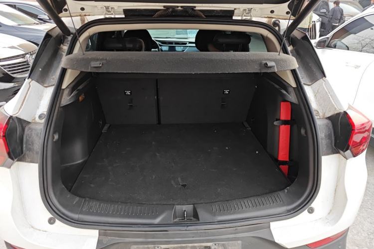 Used Buick Encore GX 2022 332T CVT Two-Wheel Drive Luxury Version Trunk