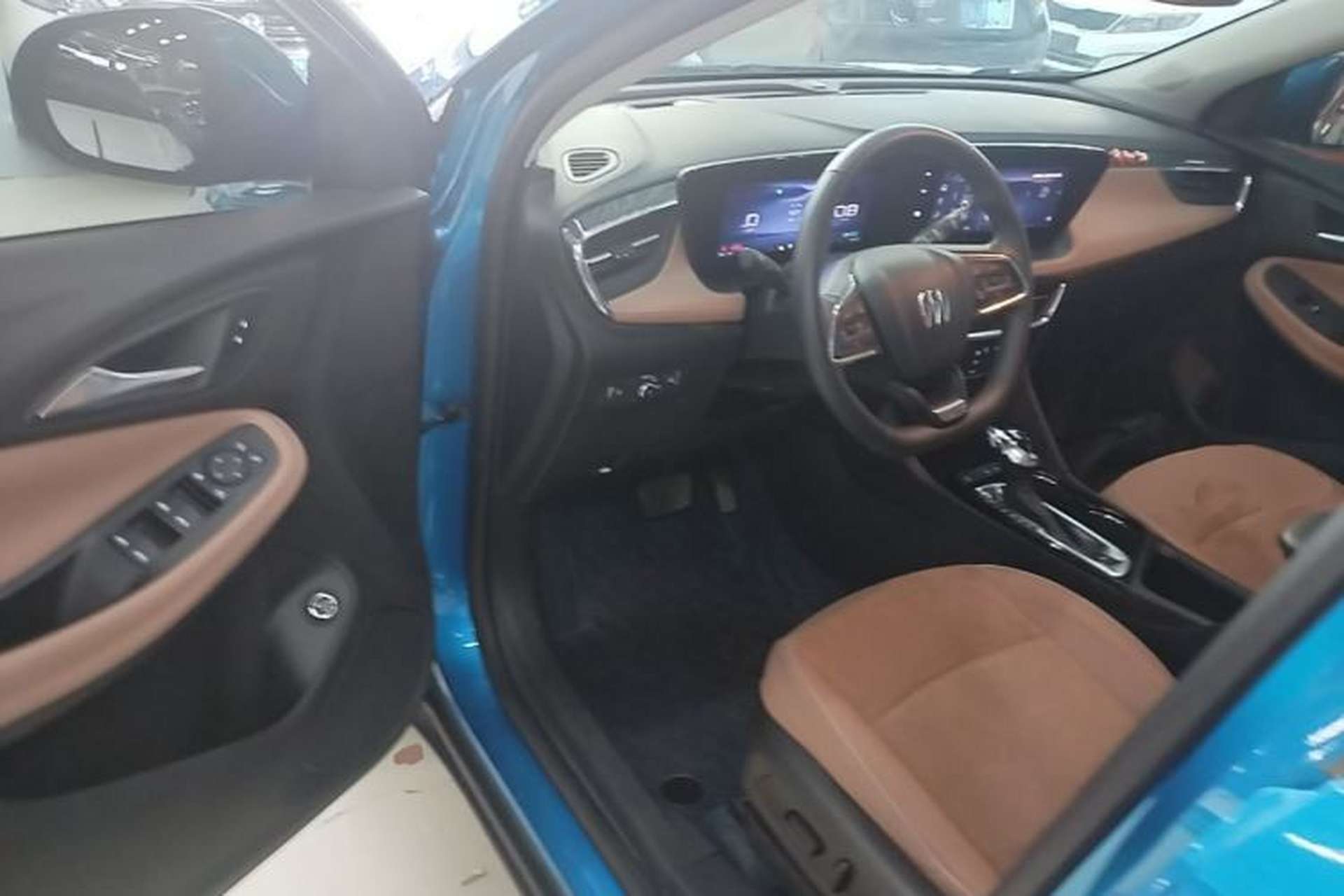 Used Buick Encore PLUS 2023 Smart Fun Edition Driver Seat